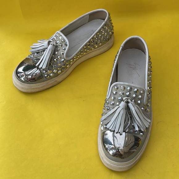 Silver/gray Giuseppe Zanotti leather with silver studs - Picture 4 of 14